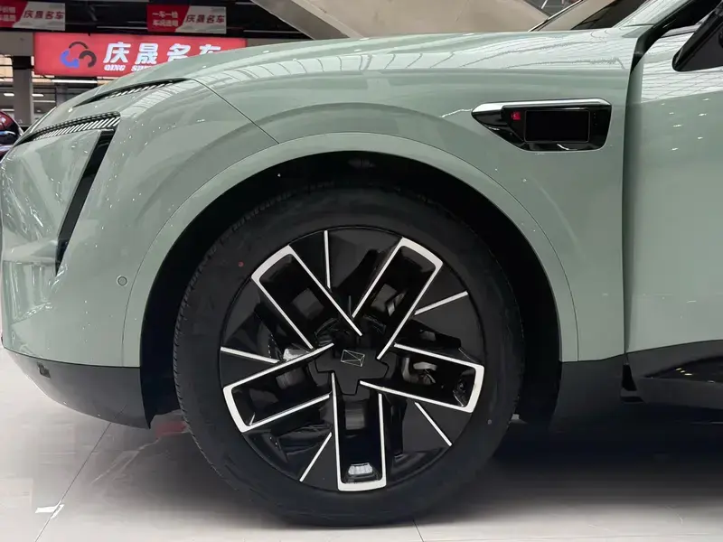 2023 Avatr 11 с пробегом 101 000 км
