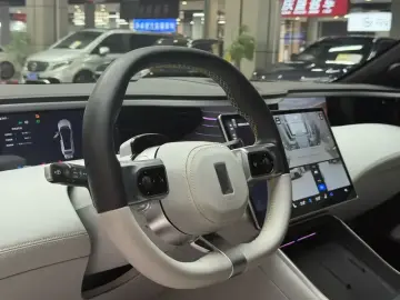 2023 Avatr 11 с пробегом 101 000 км