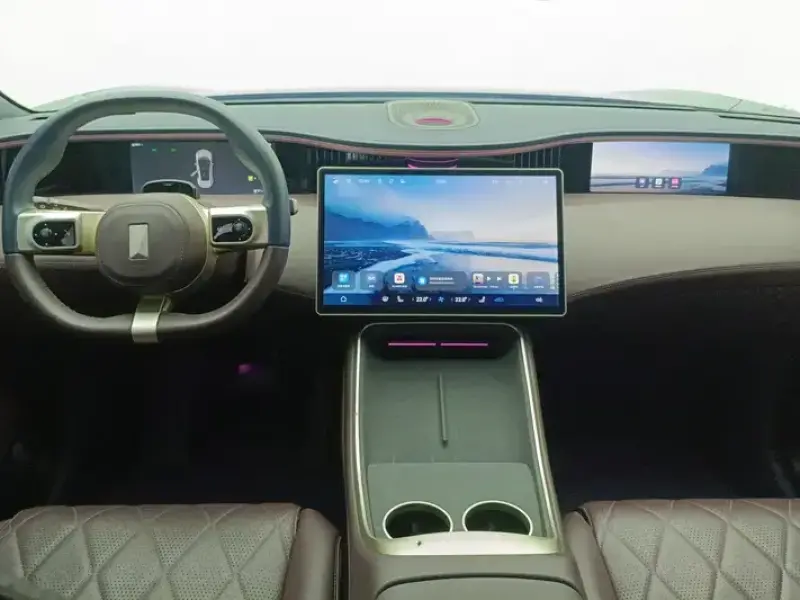 2025 Avatr 11 с пробегом 24 000 км
