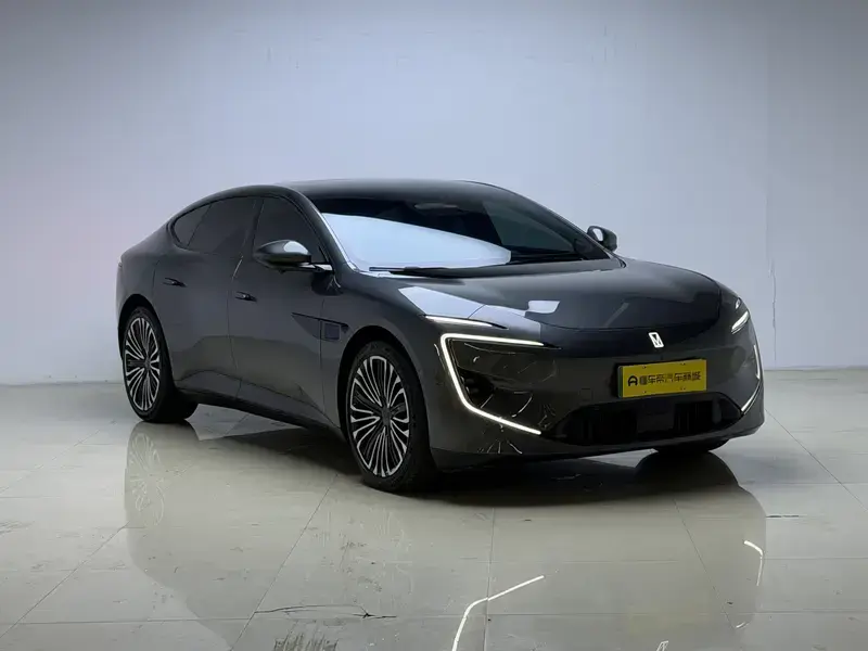 2023 Avatr 12 с пробегом 47 200 км
