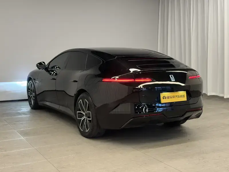 2023 Avatr 12 с пробегом 92 600 км