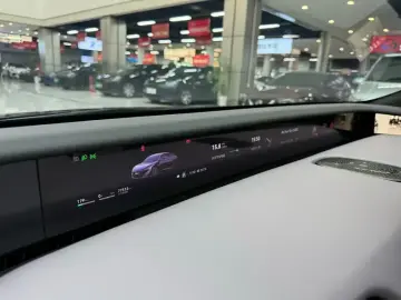 2023 Avatr 12 с пробегом 76 000 км