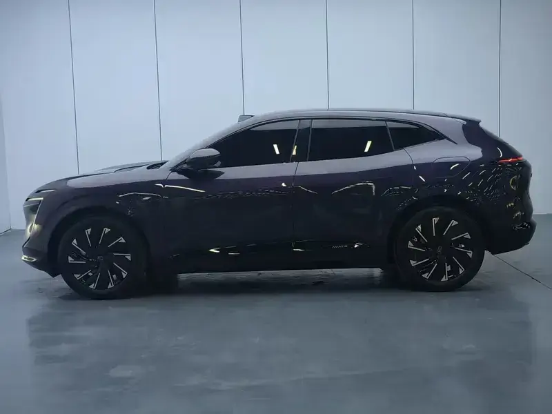 2024 Avatr 07 с пробегом 9 000 км