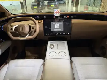 2024 Avatr 07 с пробегом 56 400 км