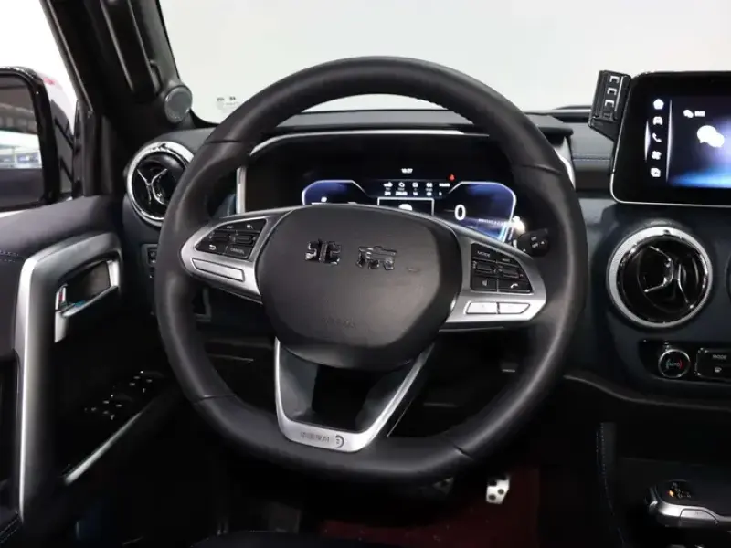 2023 BAIC BJ40 с пробегом 46 000 км