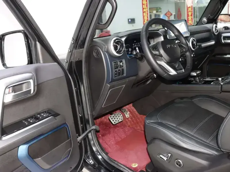 2023 BAIC BJ40 с пробегом 46 000 км