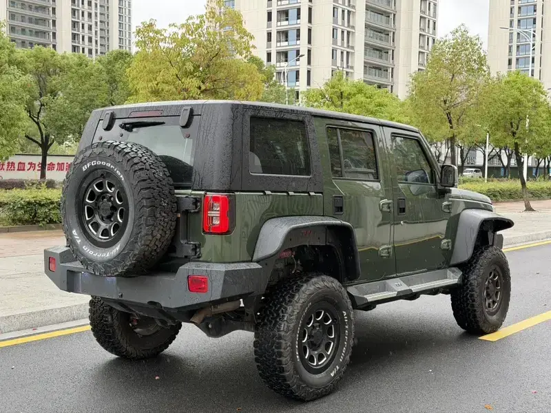 2020 BAIC BJ40 с пробегом 16 000 км