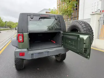 2020 BAIC BJ40 с пробегом 16 000 км