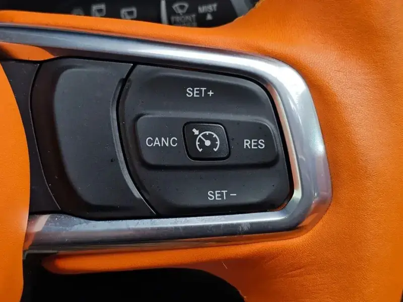 2023 Jeep Wrangler с пробегом 28 067 км