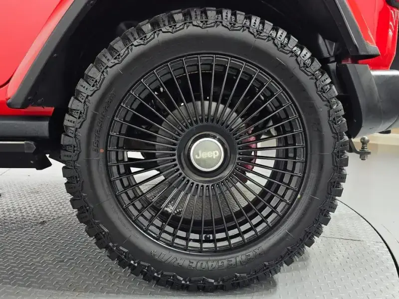 2023 Jeep Wrangler с пробегом 28 067 км