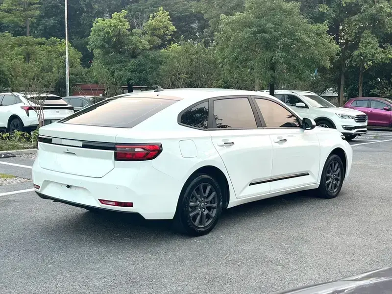 2020 Baojun RC-5 с пробегом 40 000 км