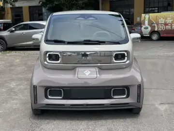 2023 Baojun Kiwi EV с пробегом 45 000 км