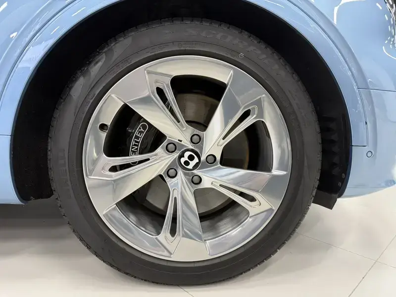 2021 Bentley Bentayga с пробегом 73 000 км