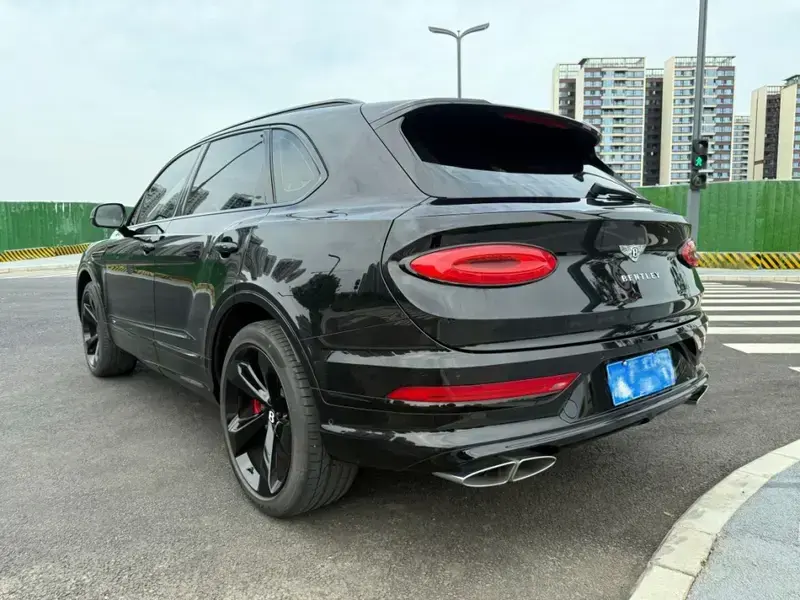 2021 Bentley Bentayga с пробегом 28 500 км