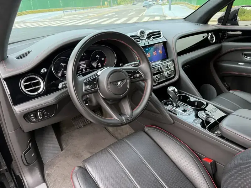 2021 Bentley Bentayga с пробегом 28 500 км