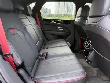2021 Bentley Bentayga с пробегом 28 500 км