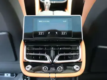 2024 Bentley Bentayga с пробегом 1 800 км