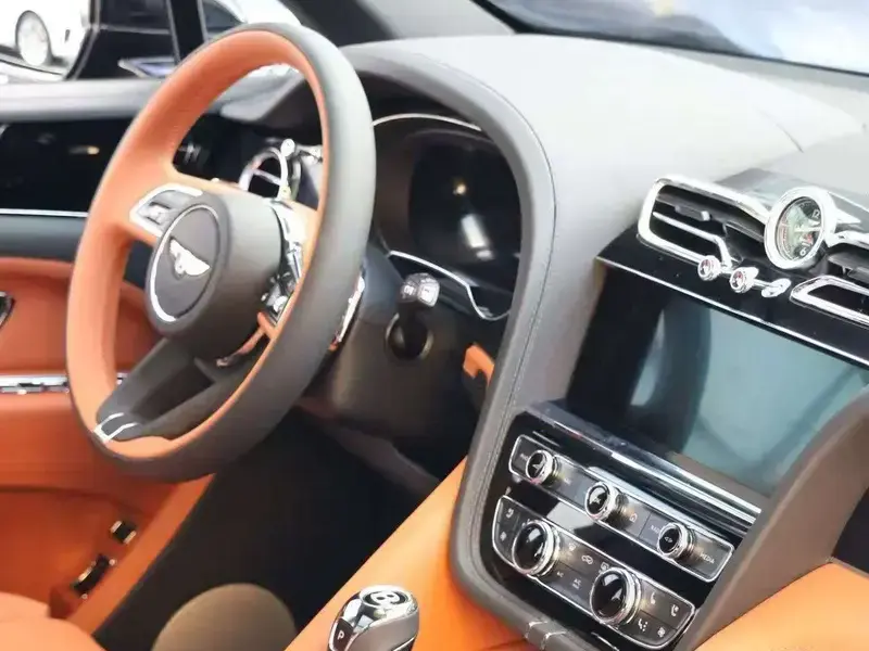 2024 Bentley Bentayga с пробегом 1 800 км