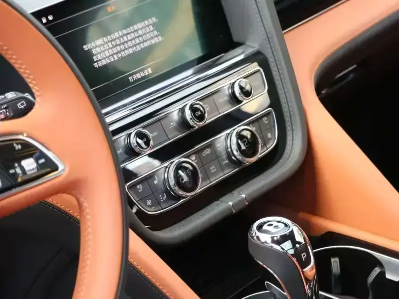 2024 Bentley Bentayga с пробегом 1 800 км