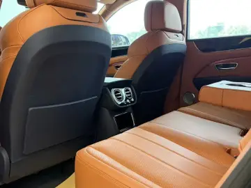 2025 Bentley Bentayga с пробегом 100 км