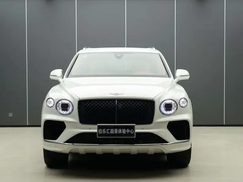 2024 Bentley Bentayga с пробегом 25 000 км