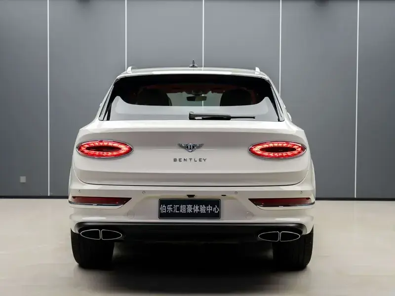 2024 Bentley Bentayga с пробегом 25 000 км