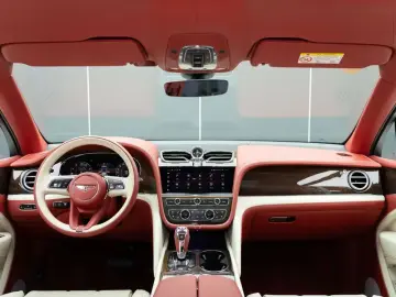 2024 Bentley Bentayga с пробегом 25 000 км