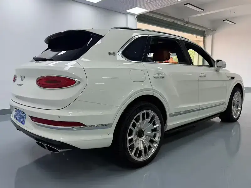 2021 Bentley Bentayga с пробегом 74 800 км