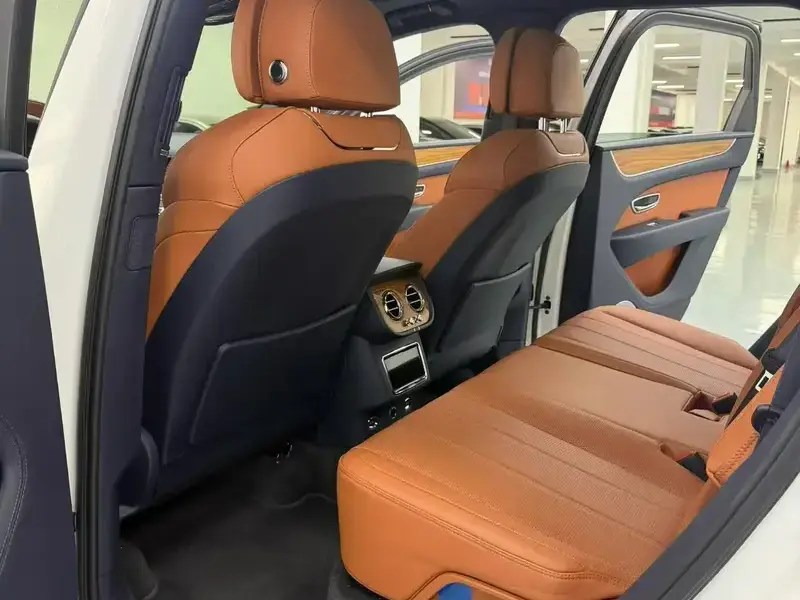 2021 Bentley Bentayga с пробегом 74 800 км