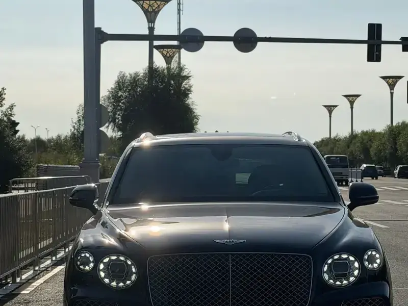 2022 Bentley Bentayga с пробегом 8 000 км