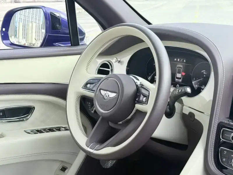 2023 Bentley Bentayga с пробегом 31 700 км