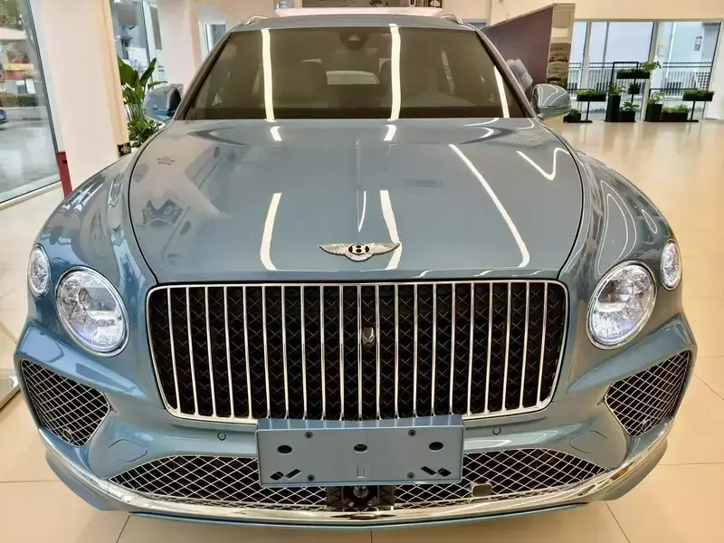 2024 Bentley Bentayga с пробегом 10 800 км