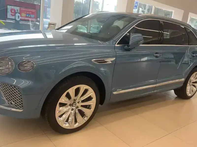 2024 Bentley Bentayga с пробегом 10 800 км