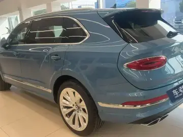 2024 Bentley Bentayga с пробегом 10 800 км