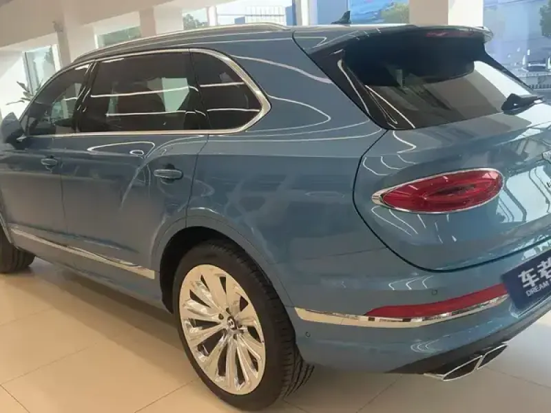 2024 Bentley Bentayga с пробегом 10 800 км