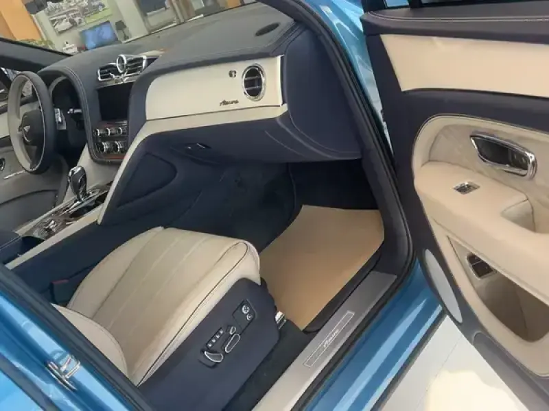 2024 Bentley Bentayga с пробегом 10 800 км