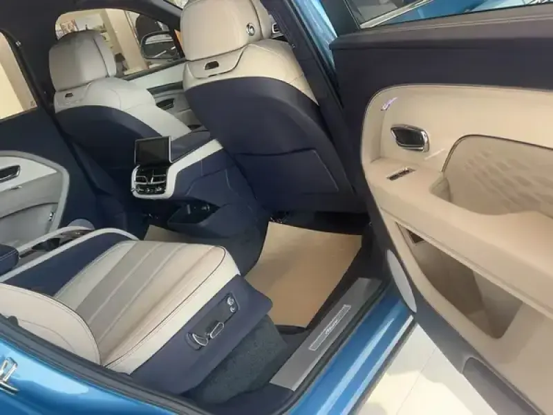 2024 Bentley Bentayga с пробегом 10 800 км