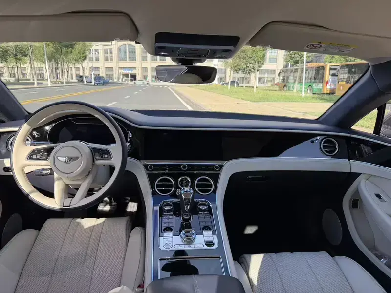 2024 Bentley Continental с пробегом 14 000 км