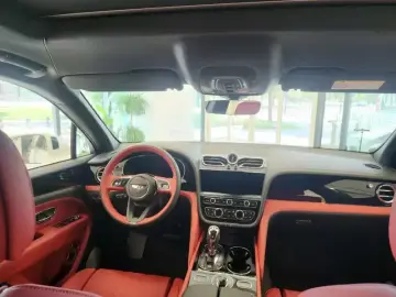 2026 Bentley Bentayga с пробегом 100 км