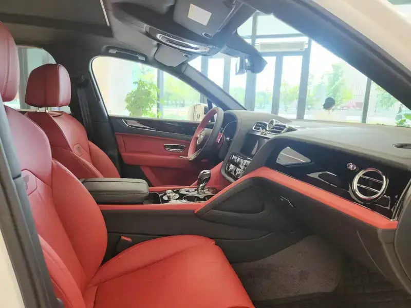 2026 Bentley Bentayga с пробегом 100 км