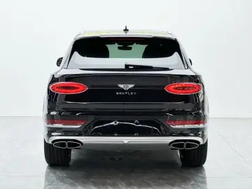 2023 Bentley Bentayga с пробегом 6 000 км