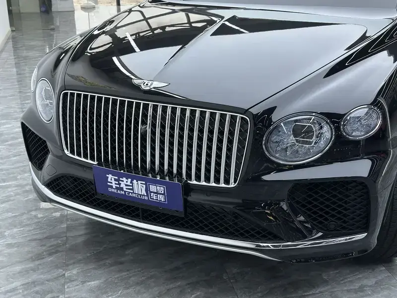 2023 Bentley Bentayga с пробегом 6 000 км