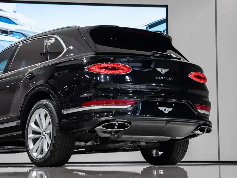 2021 Bentley Bentayga с пробегом 15 700 км