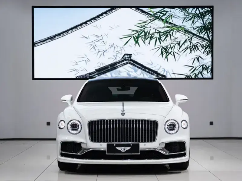 2021 Bentley Flying Spur с пробегом 30 000 км