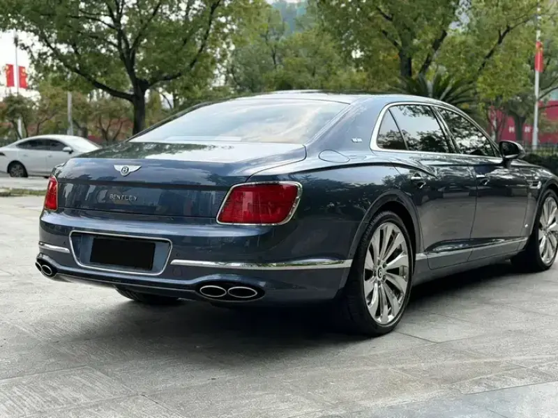 2021 Bentley Flying Spur с пробегом 41 000 км