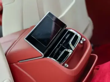 2024 Bentley Flying Spur с пробегом 49 000 км
