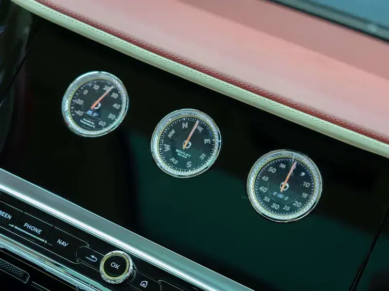 2024 Bentley Flying Spur с пробегом 49 000 км