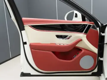 2024 Bentley Flying Spur с пробегом 49 000 км