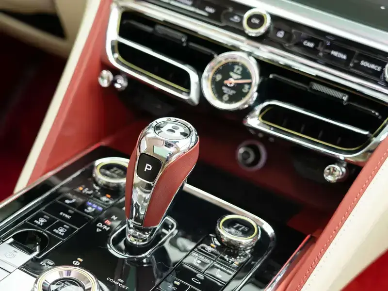 2024 Bentley Flying Spur с пробегом 49 000 км