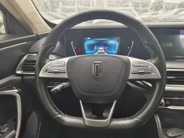 2019 Bestune T77 с пробегом 42 000 км